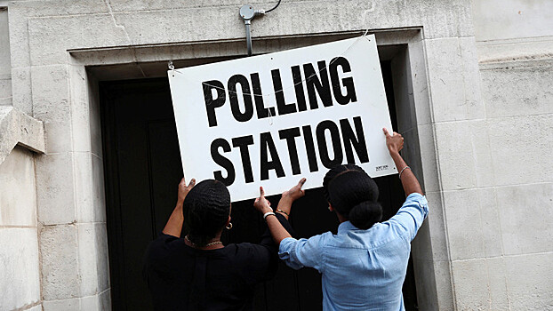 Почему две ведущие партии Британии проиграли выборы в местные органы власти