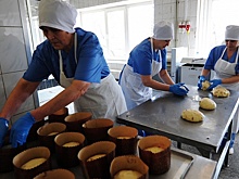 В Якутии к Пасхе испекли Царь-кулич весом более 400 кг