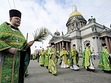 Для крестного хода у Исаакиевского собора в Петербурге доставили 3 тыс. пальмовых ветвей