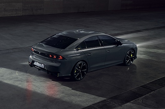 «Заряженный» гибрид Peugeot 508 составит конкуренцию традиционным спорткарам