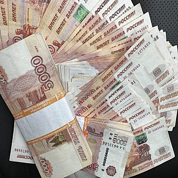Мошенники выуживали деньги с счетов петербургского пенсионера