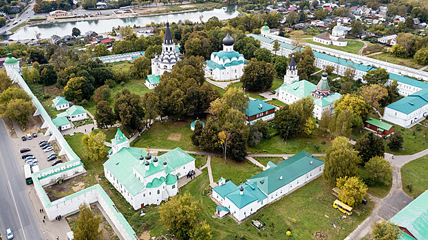 Археологи Эрмитажа обнаружили тронный зал в резиденции Ивана Грозного в Александровской слободе
