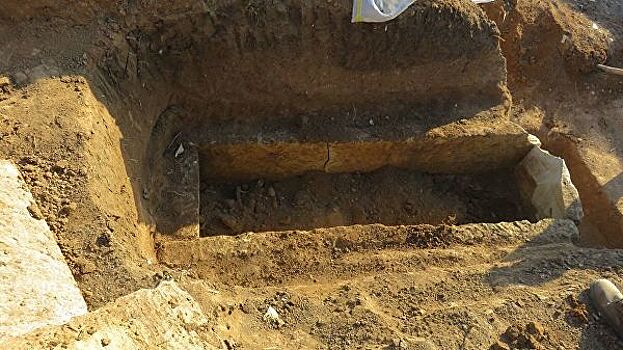 В Ларнаке раскопали сотни древних гробниц