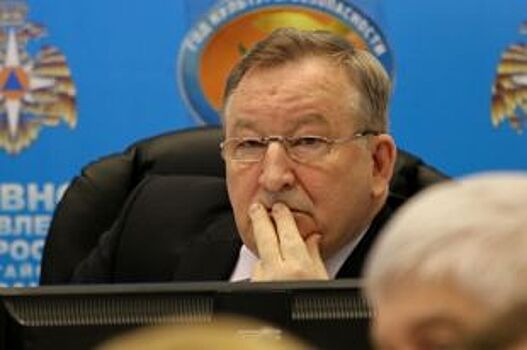Александру Карлину вручили официальное удостоверение сенатора