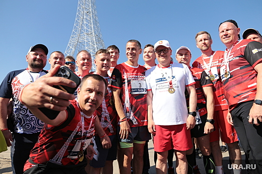 Челябинский губернатор пробежал дистанцию на марафоне в Париже
