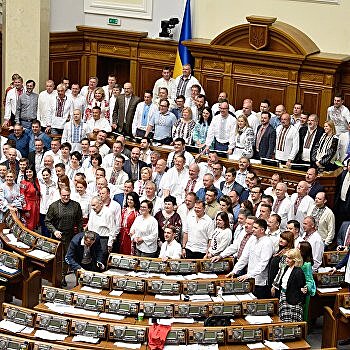 Ансамбль песни и пляски Верховной Рады Украины: солисты и подтанцовка в партийных списках