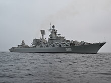 Крейсер "Маршал Устинов" провел бой с кораблями условного противника