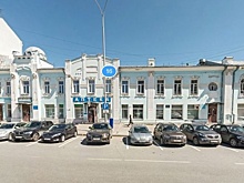 Екатеринбургской аптеке вернут "исторические" окна и лепнину за 1,2 миллиона