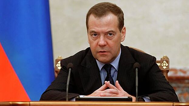 Медведев предложил вернуть аспирантуре смысл