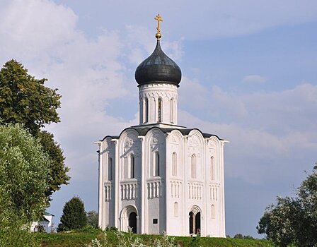 Храм Покрова на Нерли увидели воочию паломники с юго-запада Москвы
