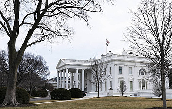 Белый дом: США введут при необходимости санкции против крупнейших финансовых институтов РФ