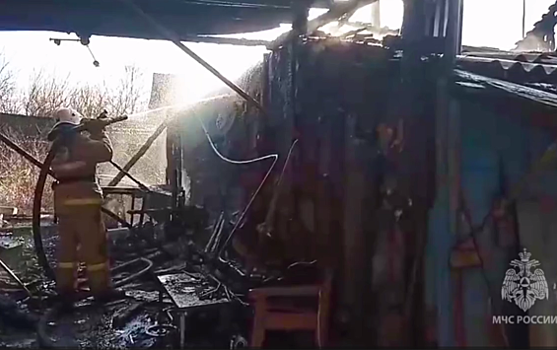 В Курской области горела летняя кухня