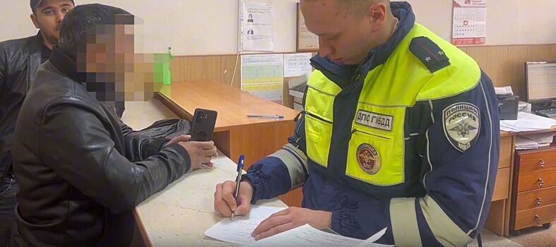 Водителя со 100 штрафами на сумму сто тысяч рублей остановили в Удмуртии