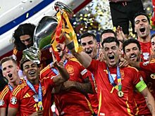 Игрокам сборной Испании подарили 150 кг помидоров в честь победы на Евро-2024