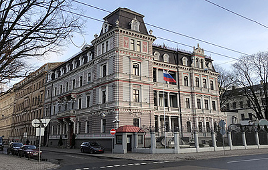 ГД обратилась к МИД и главам регионов по теме помощи высланным Латвией россиянам