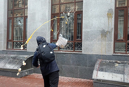В ЕС отреагировали на акции украинских погромщиков