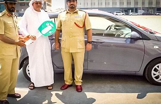 Полиция в Объединенных Арабских Эмиратах подарила водителю Hyundai i10