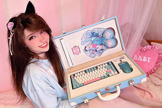 X: порнозвезда Belle Delphine анонсировала фирменные клавиатуру и мышь для ПК