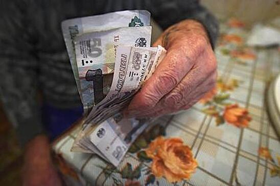 Мошенники обманули пенсионера просьбой помочь российским военным на Украине