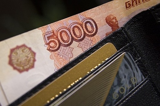 Более 9 млн россиян имеют кредитную нагрузку выше половины дохода, пишут СМИ