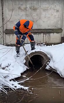 В Ленинском районе Ижевска дорожники расчистили 25 км открытой ливневки