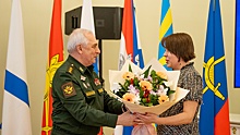 Горемыкин наградил волонтеров, активно помогающих участникам спецоперации