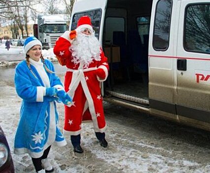 Полицейский Дед Мороз и Снегурочка пришли в гости к учащимся школы №1 г. Нарьян-Мара