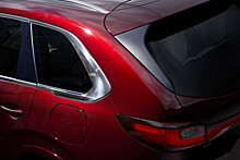 Новый престижный кроссовер Mazda CX-80 показался живьем