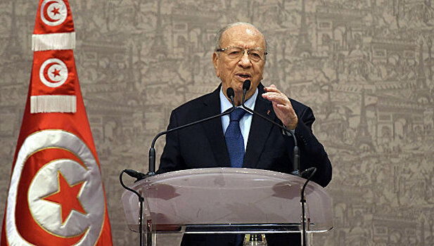 Президент Туниса продлил ЧП в стране