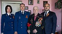9 мая: один день – два праздника. Глава Владивостока поздравил ветерана ВОВ с Днем Победы и предстоящим днем рождения
