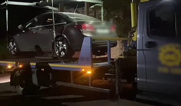 В Волгограде за нарушения отправили на спецстоянки 45 машин за неделю