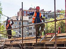 Мигранты получают по 250 тысяч рублей в Новосибирске