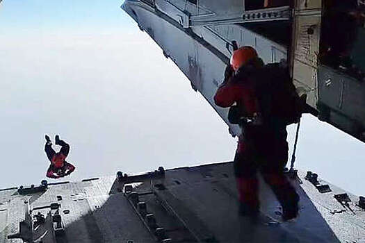 Российские стратонавты совершили прыжок на Северный полюс