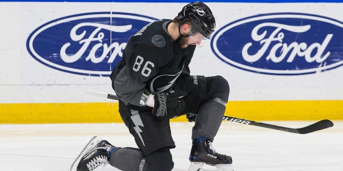 «Тампа» уступила «Бостону», у Кучерова «-3»