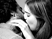 Почему мы закрываем глаза во время поцелуя?