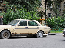 Автохлам: что делать, если во дворе годами стоит брошенная машина?