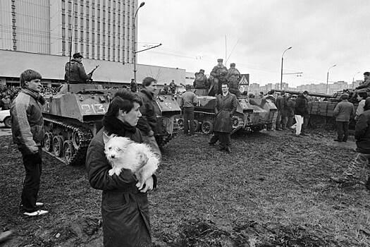 Как Литву пытались запугать танками