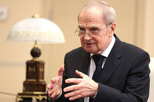 Глава КС РФ Зорькин назвал коррупцию неискоренимой угрозой для государства
