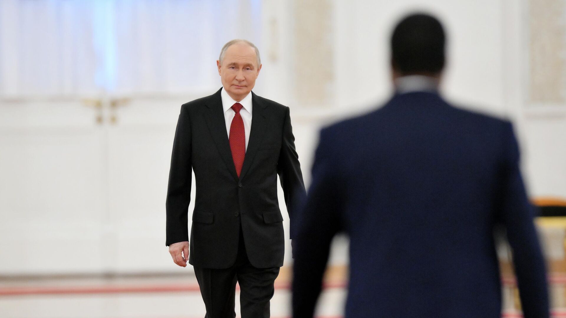 Путин прибыл на переговоры во Дворец независимости в Астане