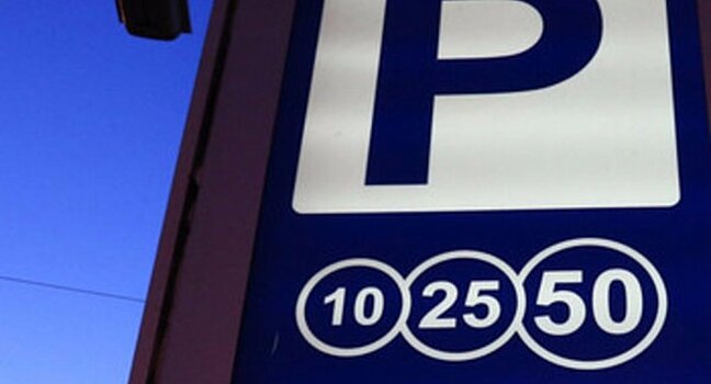 Знак платной парковки “10 15 20”: что означает и как оплатить