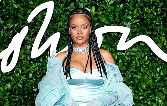 Рианна запустит собственную линию одежды для беременных