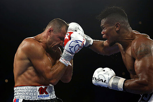 Санчес: в бою с Гассиевым Усик придерживался тактики Альвареса