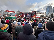 Тысячи ижевчан 9 мая спели в народном хоре вместе с Романом Разумом