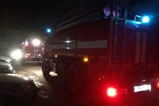 В Краснодаре горели два бытовых вагончика на площади 100 кв. м