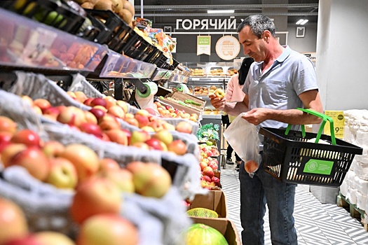 Потребление продуктов в России продолжает снижаться