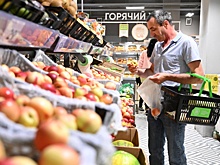 Потребление продуктов в России продолжает снижаться