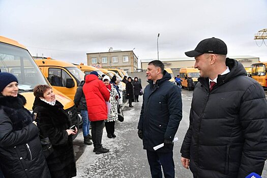 Школы Саратовской области получили новые автобусы