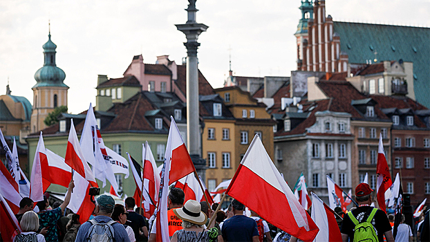 Обзор иноСМИ: удар по американскому СПГ и «выход Польши из украинской игры»