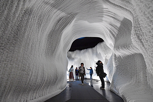 «Ледяная пещера» в парке «Зарядье» открыта
