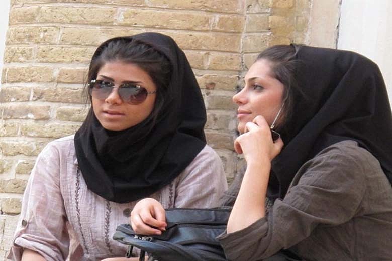 Почему иранские женщины хотят стать курносыми?